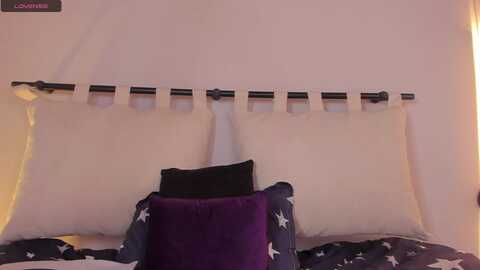 violet_03_ @ myfreecams on 20231021