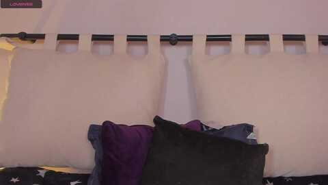 violet_03_ @ myfreecams on 20231021