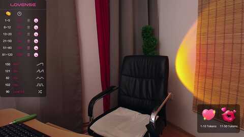 jane_art @ myfreecams on 20231022