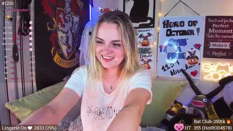 lil_nika @ myfreecams on 20231022