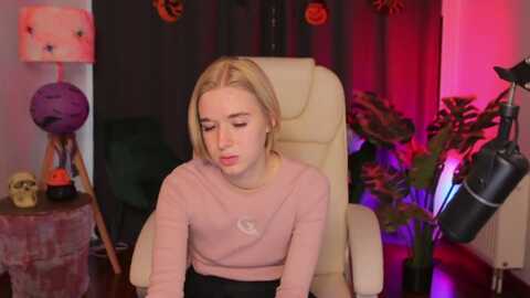 abby__love @ myfreecams on 20231023