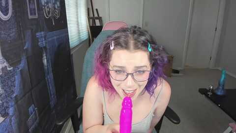bedsidewillow @ myfreecams on 20231023