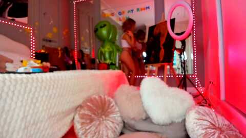 haileycole @ myfreecams on 20231023