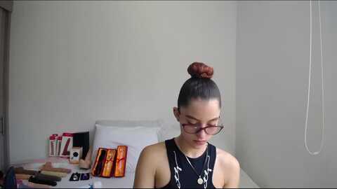 isagamboa @ myfreecams on 20231023