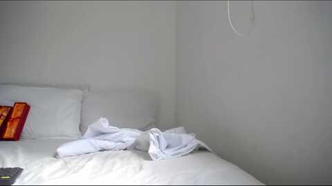 isagamboa @ myfreecams on 20231023