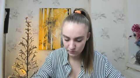 ladyamelia @ myfreecams on 20231023