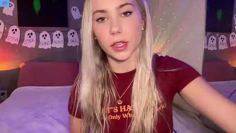 snowkitty @ myfreecams on 20231023