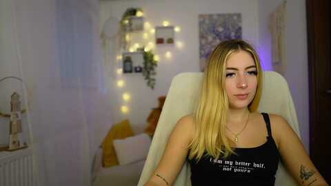 tina_nappi18 @ myfreecams on 20231023