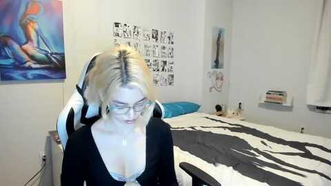 annatame @ myfreecams on 20231024