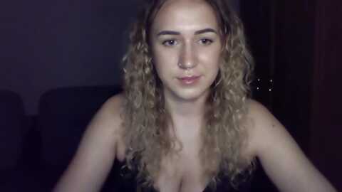 catrinlips @ myfreecams on 20231024