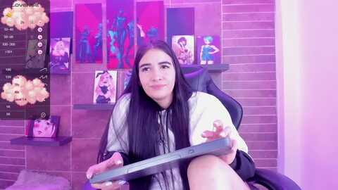 evelynowen1 @ myfreecams on 20231024