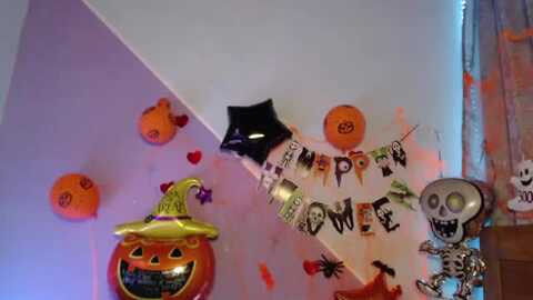 liss_petty @ myfreecams on 20231024