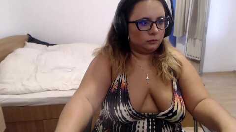 michellenite @ myfreecams on 20231024