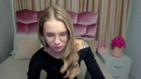 miramauer @ myfreecams on 20231024