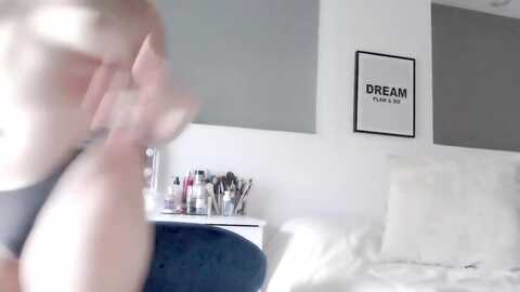 ms_brenda @ myfreecams on 20231024