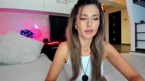 smileytinaa @ myfreecams on 20231024