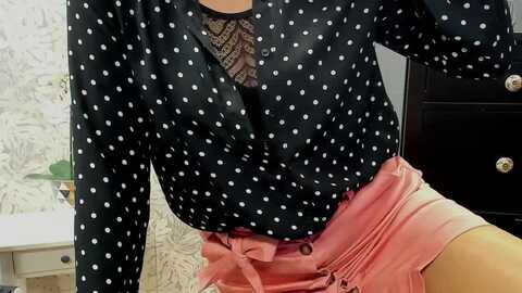 starvanessa1 @ myfreecams on 20231024