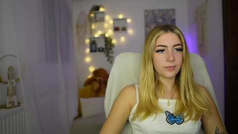 tina_nappi18 @ myfreecams on 20231024