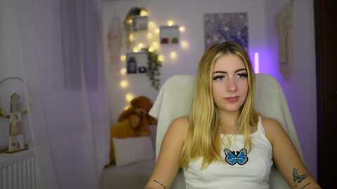 tina_nappi18 @ myfreecams on 20231024