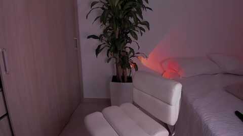 e_v_e_l_y_n_ @ myfreecams on 20231025