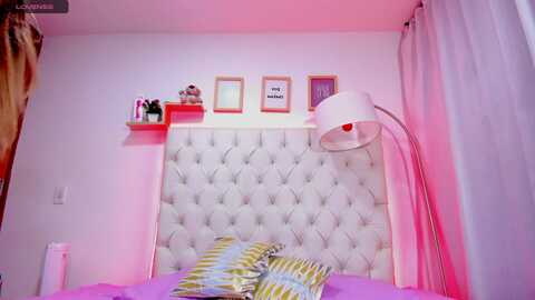 isabela_duran @ myfreecams on 20231025