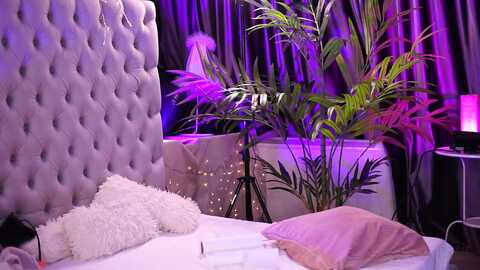 missmo0n1 @ myfreecams on 20231025
