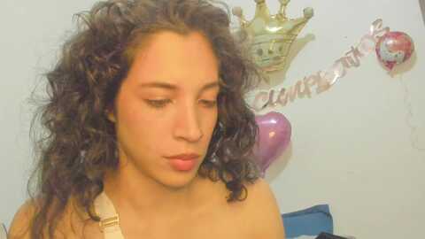 nina_doux @ myfreecams on 20231025