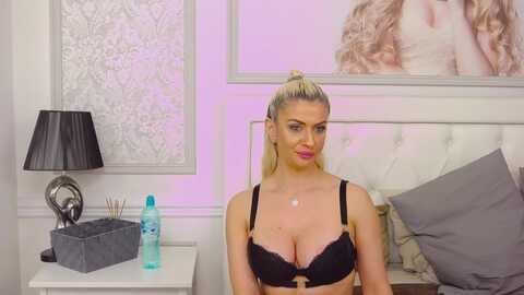 adelynchase @ myfreecams on 20231026