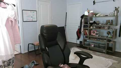 bunnydathug @ myfreecams on 20231026