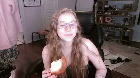 bunnydathug @ myfreecams on 20231026