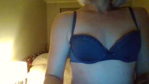 cherryred31 @ myfreecams on 20231026