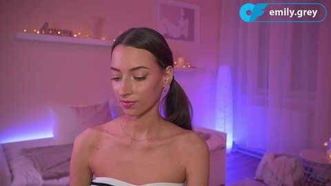 emily_grey69 @ myfreecams on 20231026