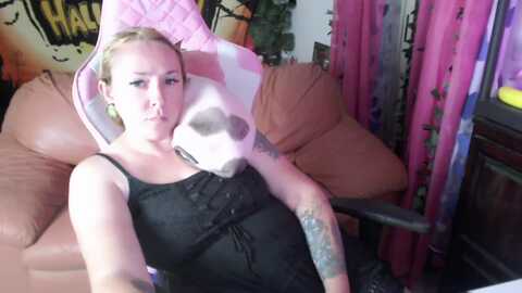 kissica @ myfreecams on 20231026