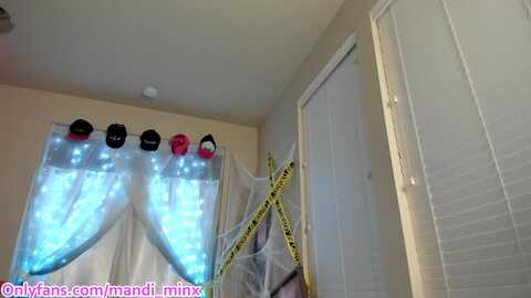mandi_minx @ myfreecams on 20231026