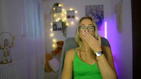 molly_grey @ myfreecams on 20231026