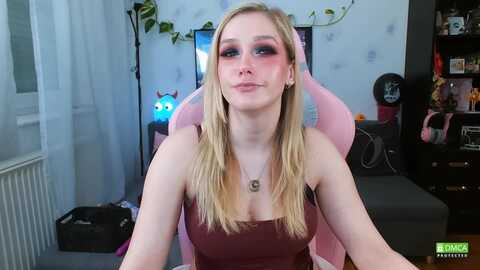monicmoon18 @ myfreecams on 20231026