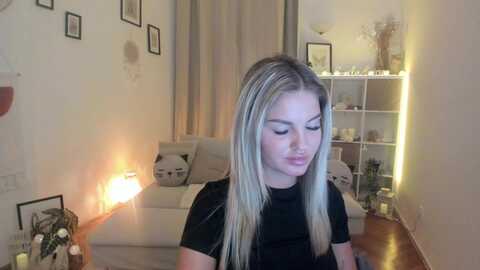 niablondie @ myfreecams on 20231026