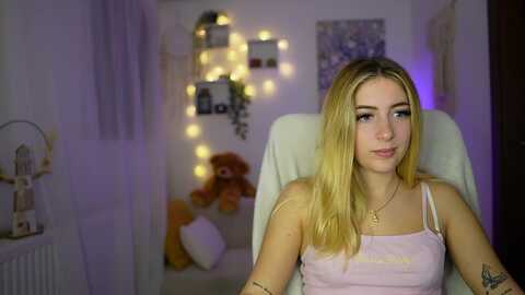 tina_nappi18 @ myfreecams on 20231026