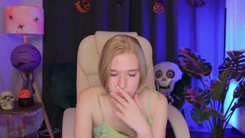 abby__love @ myfreecams on 20231028