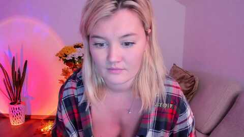 fire_ice_emma @ myfreecams on 20231028