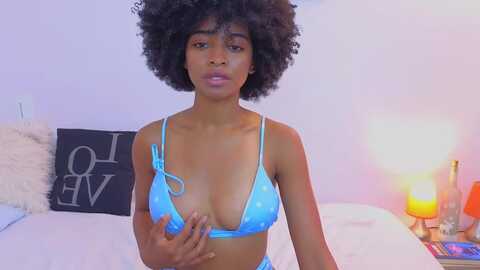 kriss_reyes @ myfreecams on 20231028