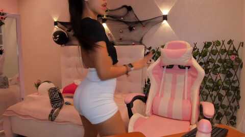 miagomez1 @ myfreecams on 20231028