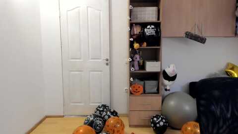 pr1nc3ss_ @ myfreecams on 20231028