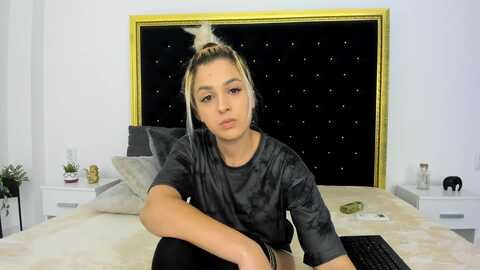 theajoy @ myfreecams on 20231028