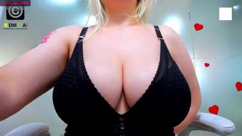 anya_rosses1 @ myfreecams on 20231029