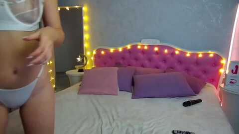 arianapetite @ myfreecams on 20231029