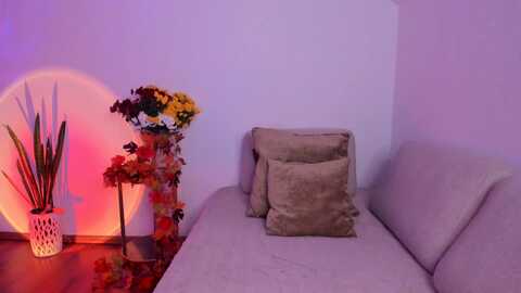 fire_ice_emma @ myfreecams on 20231029