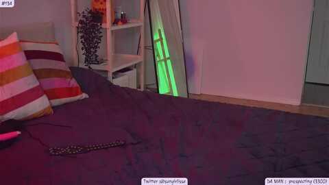 issa_7 @ myfreecams on 20231029