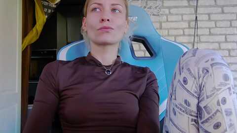 karoline121 @ myfreecams on 20231029