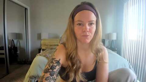 kittykat29 @ myfreecams on 20231029